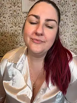 Webcam Model (Lacey-BBW)  is live.Free join now!