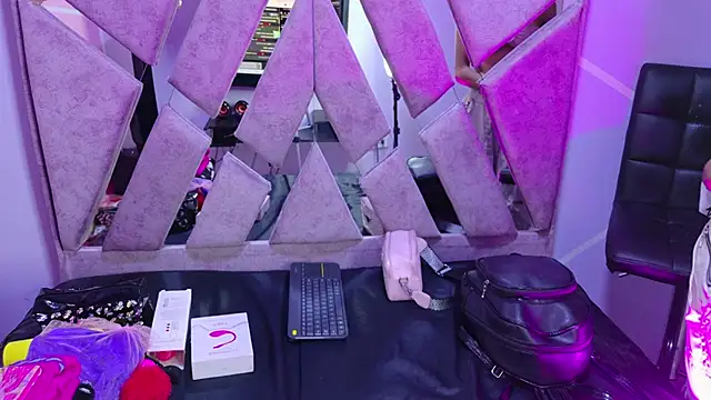 megha_noa - Megha_noa's free webcam - UK Sex Cams