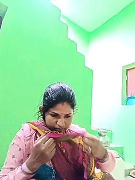 Webcam Model (Karishma_cute)  is live.Free join now!