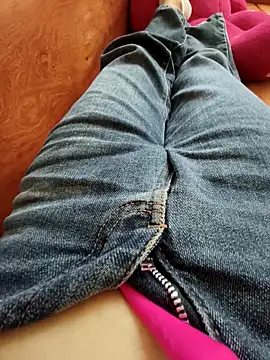 lili_2love - Lili_2love's free webcam - UK Sex Cams