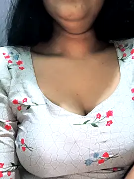 Webcam Model (NEETU-89)  is live.Free join now!