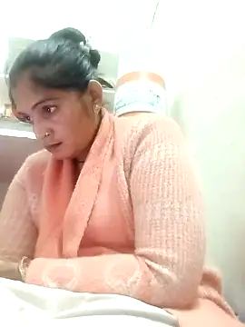 Webcam Model (Mohni_love)  is live.Free join now!