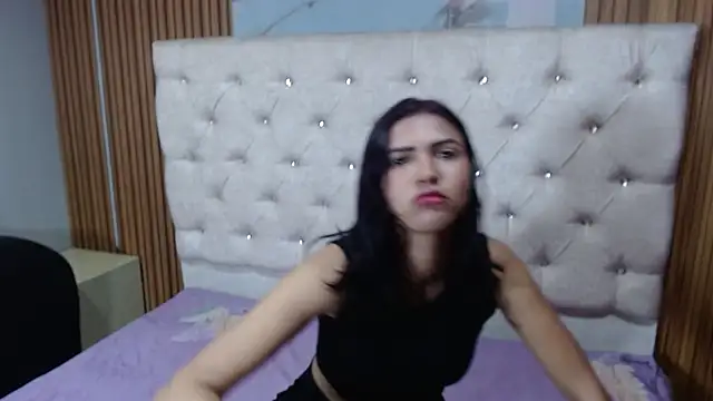 selenamixcl202 - Selenamixcl202's free webcam - UK Sex Cams