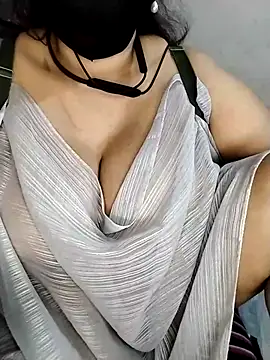 Webcam Model (Tishani)  is live.Free join now!