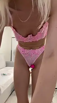 Mia_Roxie live show on StripChat 