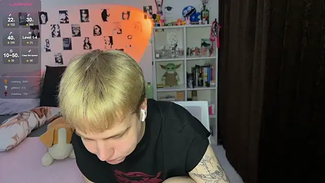 olivertasty (M twink) - let's leave me without clothes