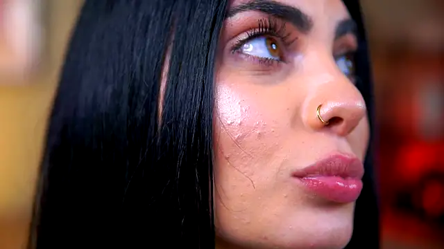  RavennaDArcy chat room