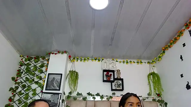 mollyxdamiam - Mollyxdamiam's free webcam