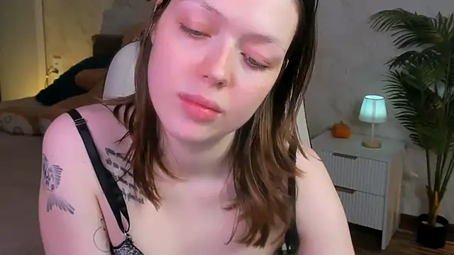 Lunar_Lily from StripChat