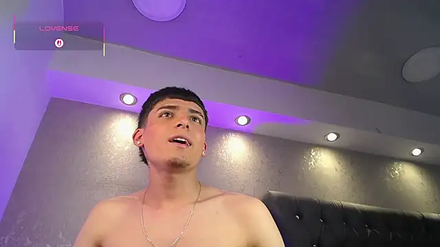  MateoMitchell chat room