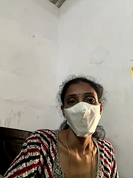 sweetreddy-02 Live Webcam on {site_name}