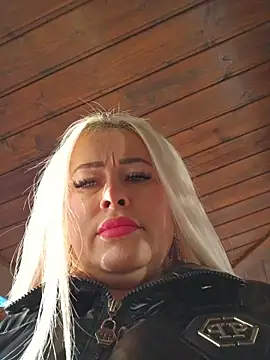 MILFBARBY from StripChat is Freechat