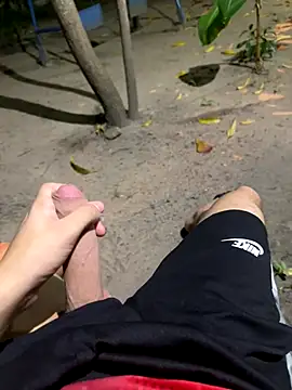 daniel-900 (M young) - Naked in public park- sin nada