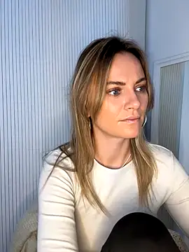 Milla__one from StripChat is inFreechat