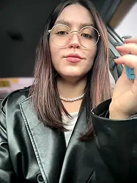 meow_girl from StripChat is Freechat