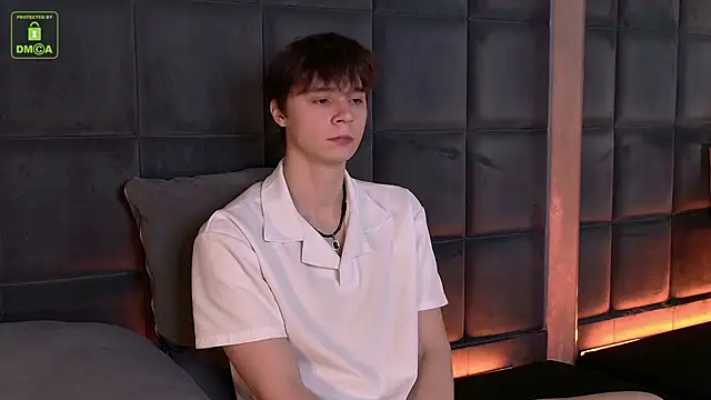 AnthonyHall Live Webcam on Stripchat