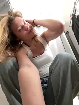 Live sex cam of ValenciaShock