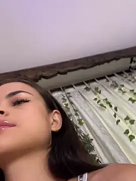  HannaRhodes chat room