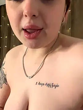 kellymoors - KellyMoors's free webcam - UK Sex Cams