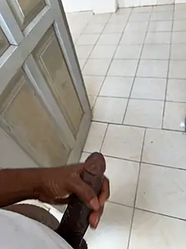 Black-mamba-madi... Live Webcam on {site_name}