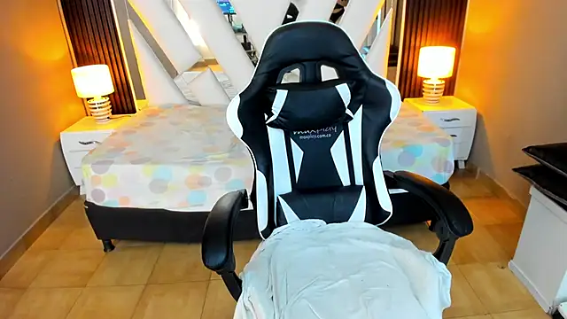 Amy_Hottiee from StripChat