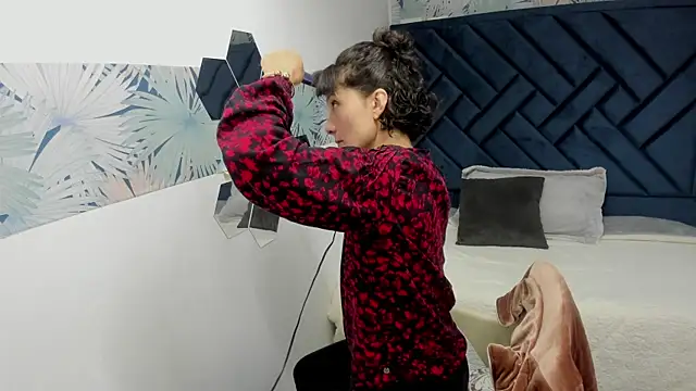 valery_more__ - Valery_More__'s free webcam - UK Sex Cams