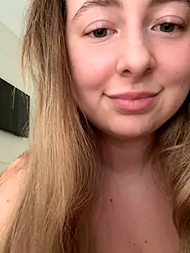 curvyflawless Live Webcam on Stripchat