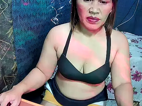 FlowerSexy from StripChat