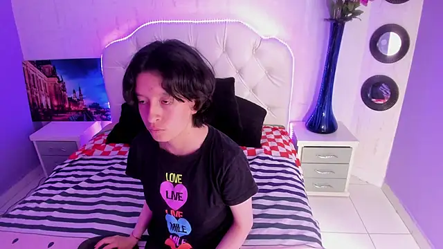 Live sex cam of CoralAndOcean_