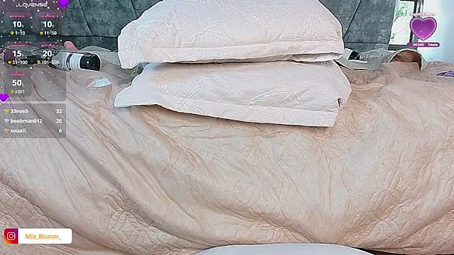 Live sex cam di MiaBlumm_