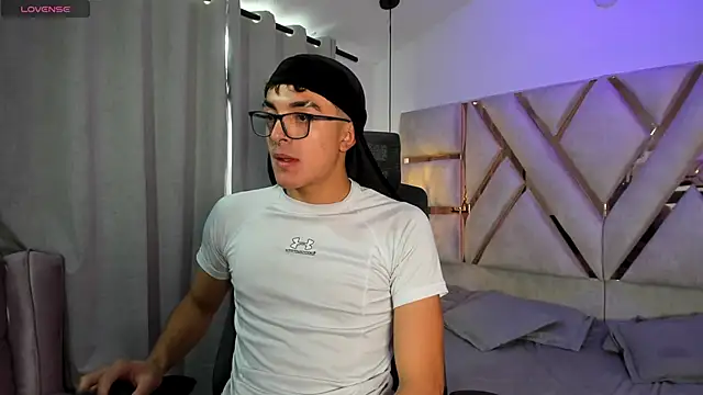 sayronvg - Sayronvg's free webcam - UK Sex Cams