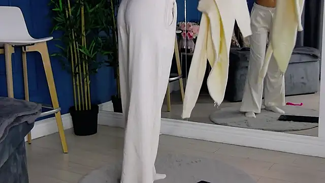 KimmDaviss live on StripChat 