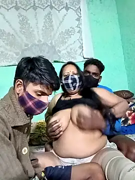 LoveOnStream from StripChat is Group