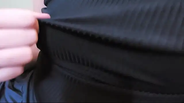 elise_nyx (F young) - Mostrar Peitos na porta * Tits in door