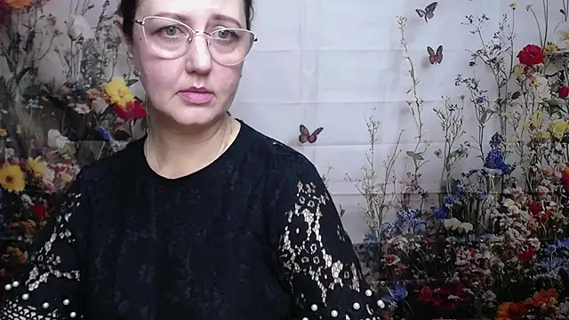 RoseHille live on StripChat 