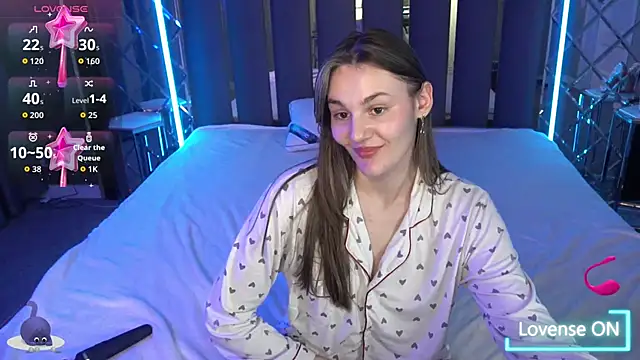 DiamondGoldie from StripChat is inFreechat