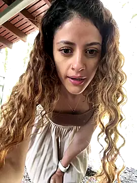 alana15 - Alana15's free webcam