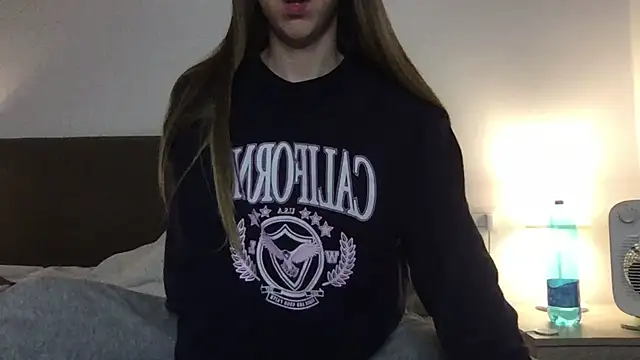 Martimartinaxx from StripChat is inFreechat