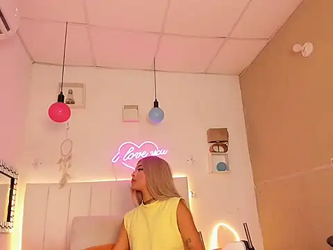 lilith_horny webcam stripchat model stream image