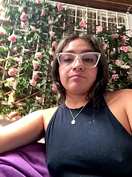 Alyha_Cortes Live Webcam on Stripchat