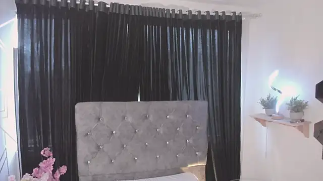 DaphneGlas webcam stripchat model stream image