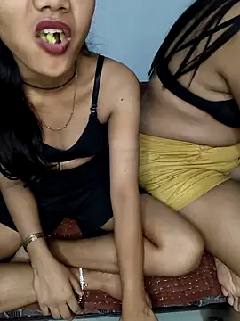 Unique_MomandDaughterrs