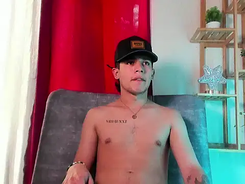 latiin_boy21 - Latiin_boy21's free webcam