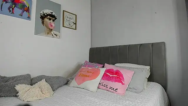 naughtyloverss - Naughtyloverss's free webcam - UK Sex Cams