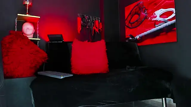 Coralinstone from StripChat is Freechat