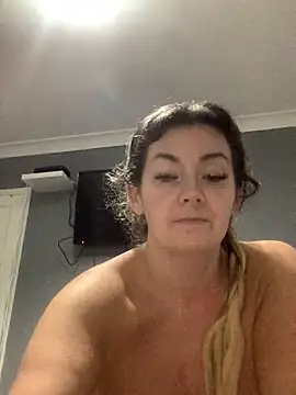 GoldenSquirter webcam