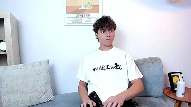 honeymoon_sariel - Honeymoon_sariel's free webcam - UK Sex Cams