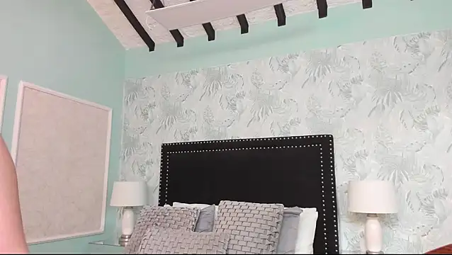 SamyySwet from StripChat is inFreechat