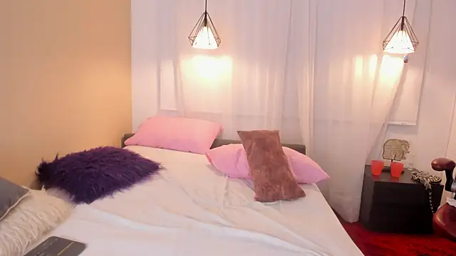 MiaRosy_ValentinoRussel