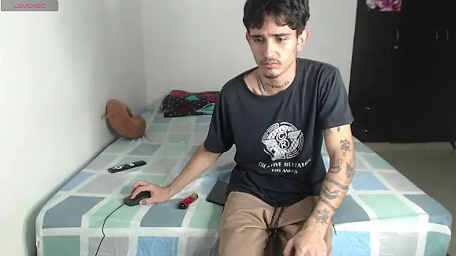 nextboywell1 - Nextboywell1's free webcam